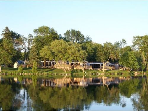 Woodland Estate Resort Campbellford ภายนอก รูปภาพ